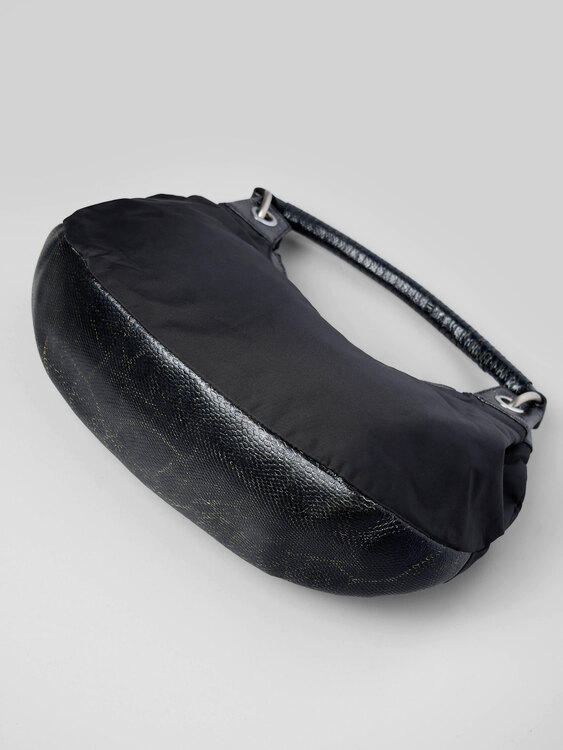 Extē Black Handbag 