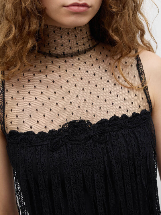 Black Sleeveless Fringed Top 