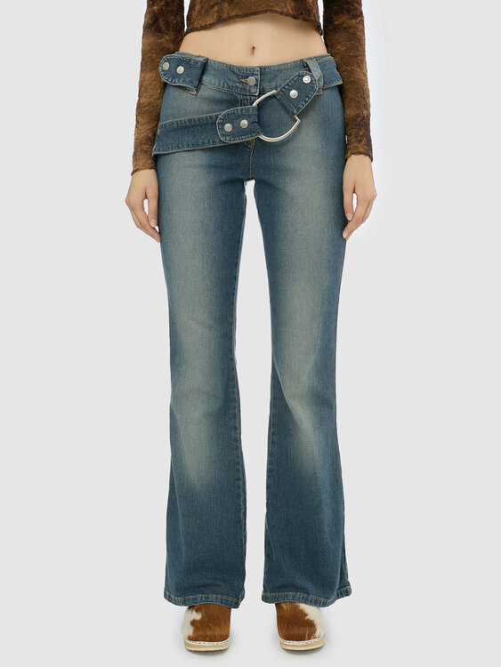 Light Wash Flared Jeans 