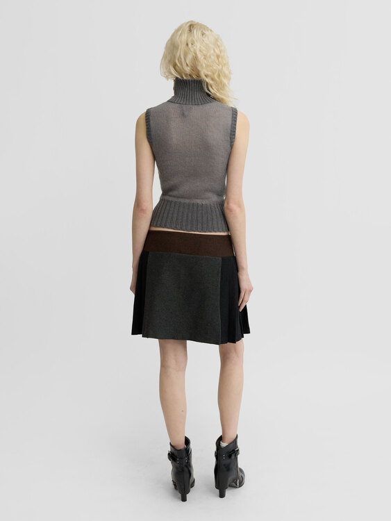 Gazebo Knitted Turtleneck Vest 