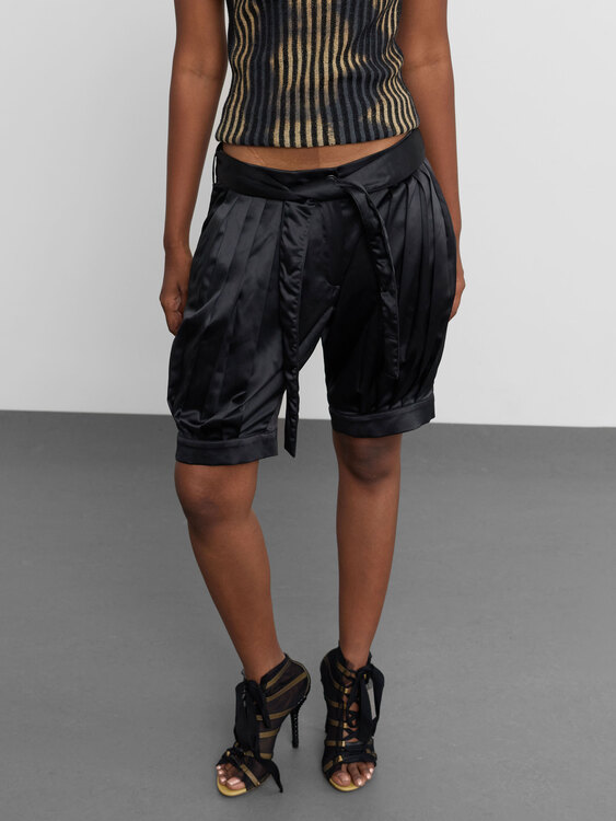 Extē Black Satin Shorts 