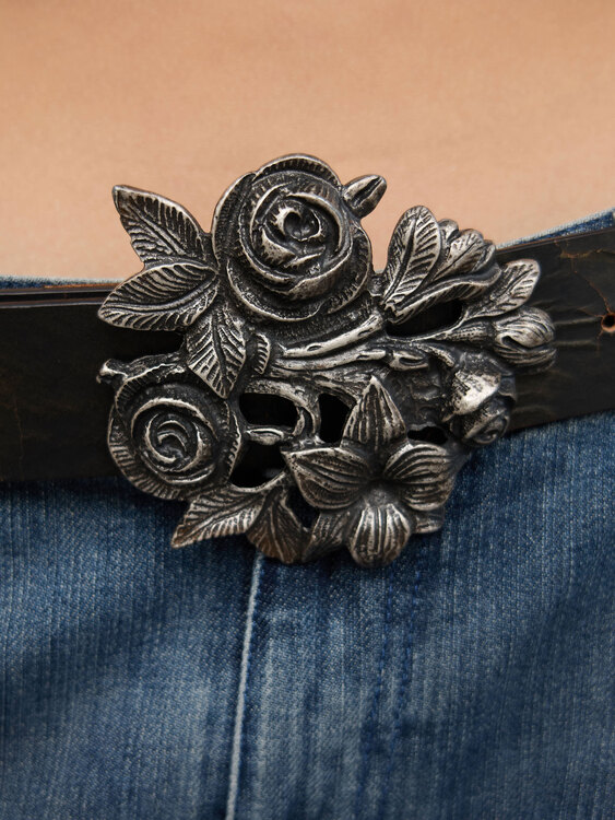 レア/特別価格/John galliano/ベルト John Galliano Belt Black Leather JG Buckle Belt Size 26 27