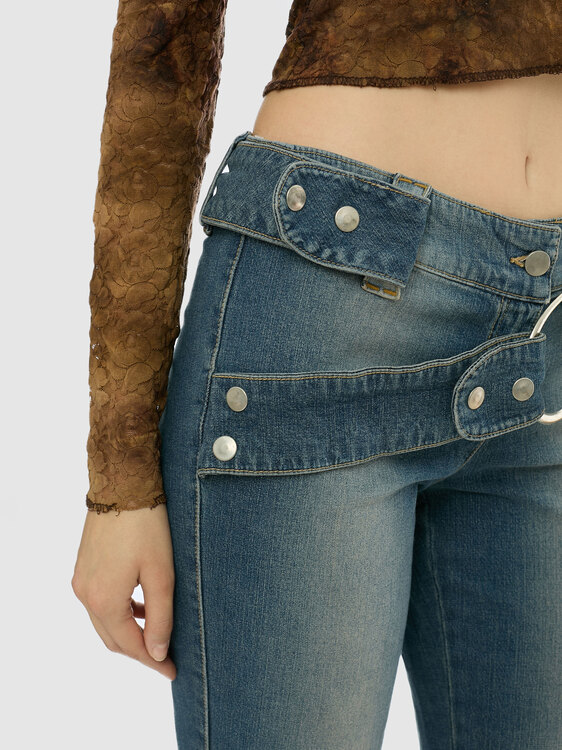 Light Wash Flared Jeans 