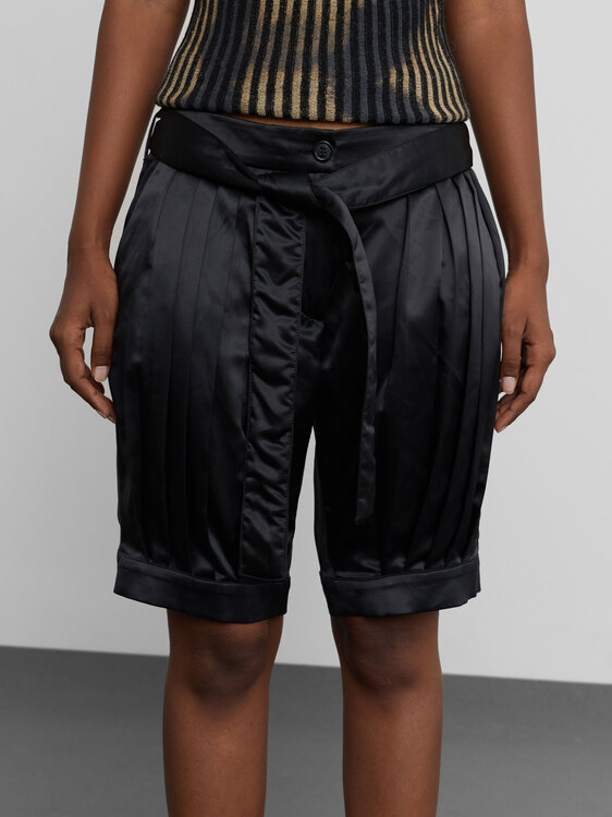 Extē Black Satin Shorts 